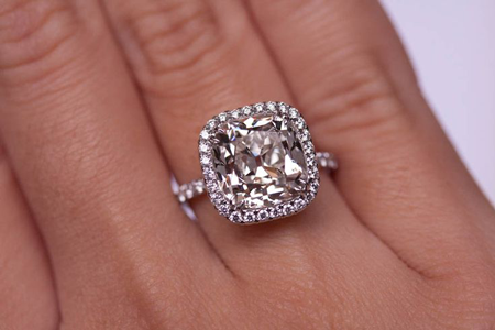 Cushion-Cut-Engagement-Ring