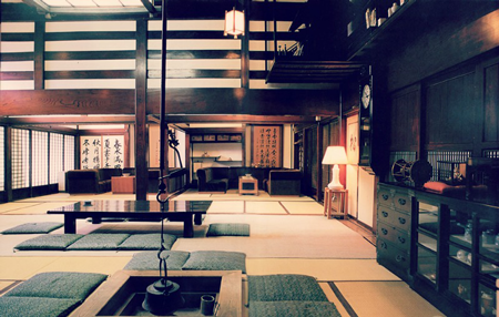 Enlighten-Your-Home-With-Traditional-Japanese-Furniture