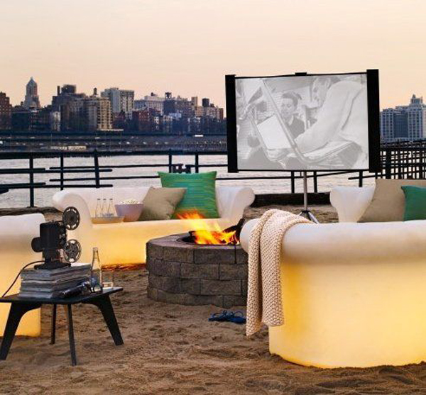 romantic-outdoor-home-cinema