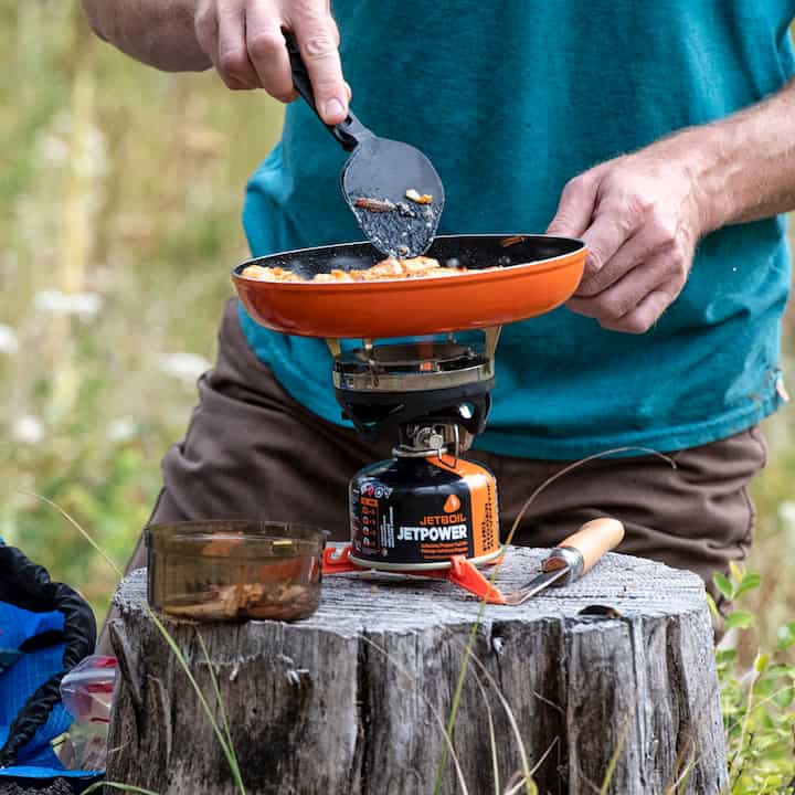 preparing-meal-on-camping