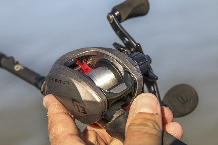 close up picture of fishing reel