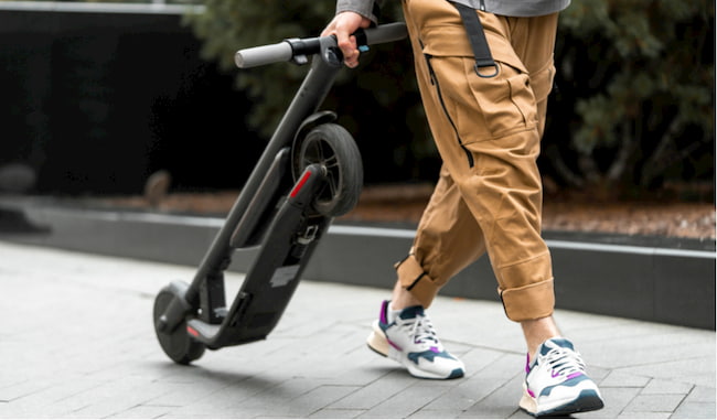 carrying an electric scooter