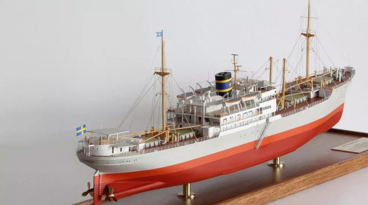 sailing model ship