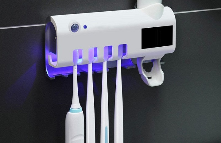 picture of a white toothbrush sanitizer
