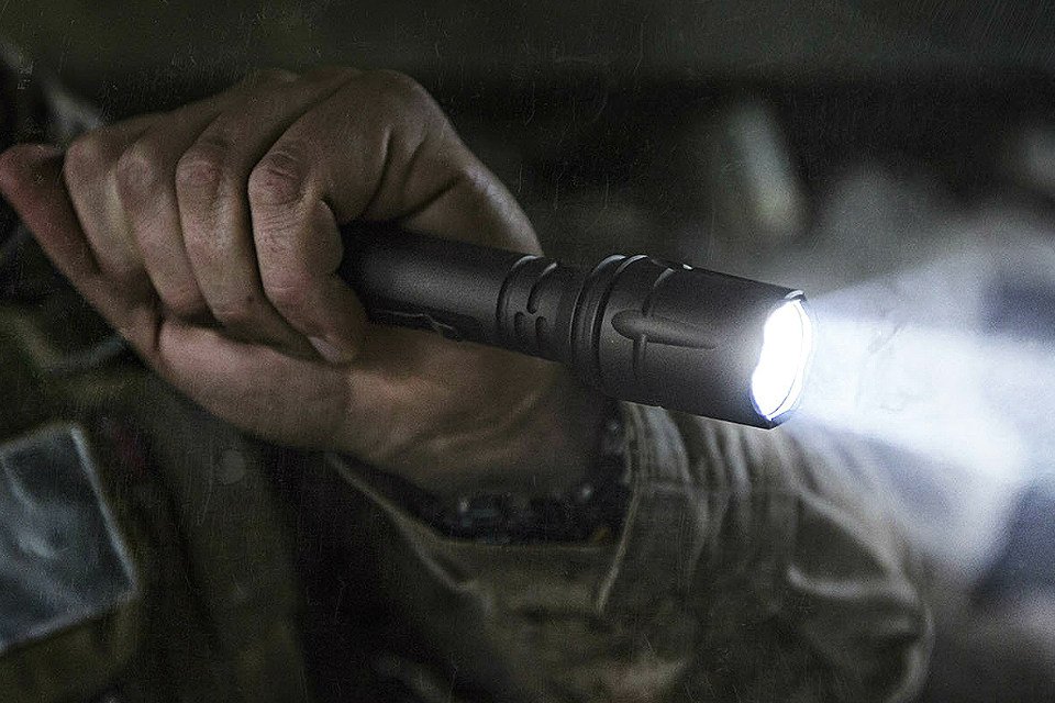 Tactical flashlight