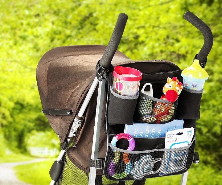 picture of an organizer on a pram in the park