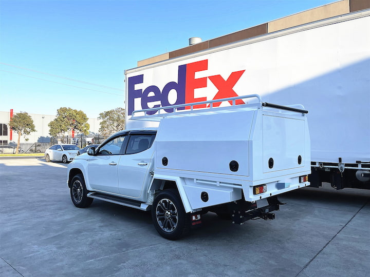 ute tray and canopy
