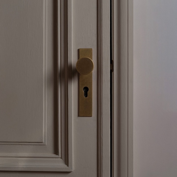 Door knob
