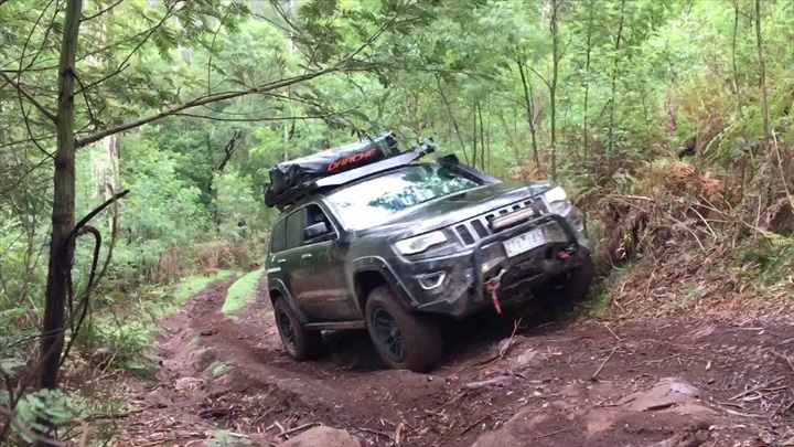 Jeep Grand Cherokee driving off-road